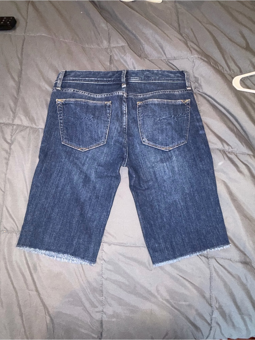 Gap 1969 Denim Shorts Size 27 NWT Medium Wash Raw Hem - Picture 2 of 7